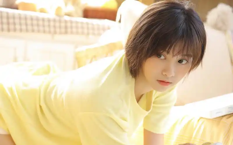 清新诱人美女图片桌面壁纸,一组诱人清新美女私房艺术摄影写真